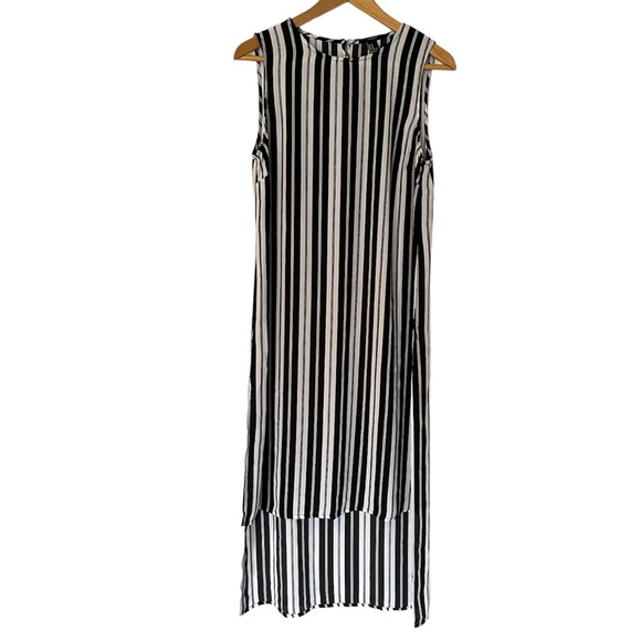 Forever 21 Tops - Forever 21 Hi Low Sleeveless Top